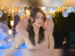 हर्षा रिछारिया संन्यास: पहले &lsquo;दुल्हन&rsquo;, फिर बनीं साध्वी हर्षानंद गिरि, जन्म से पिंडदान तक की पूरी कहानी