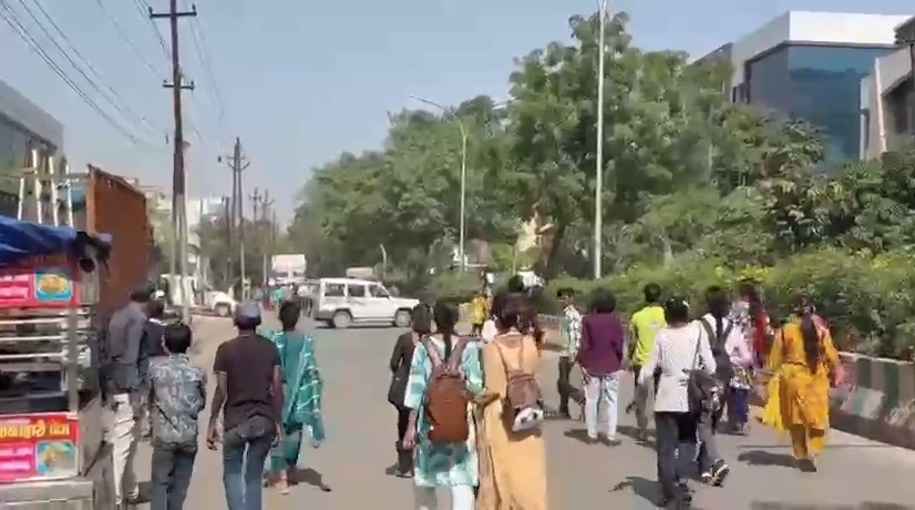 Noida Factory Workers Throw Stones At Cops, Day After Violent Protests