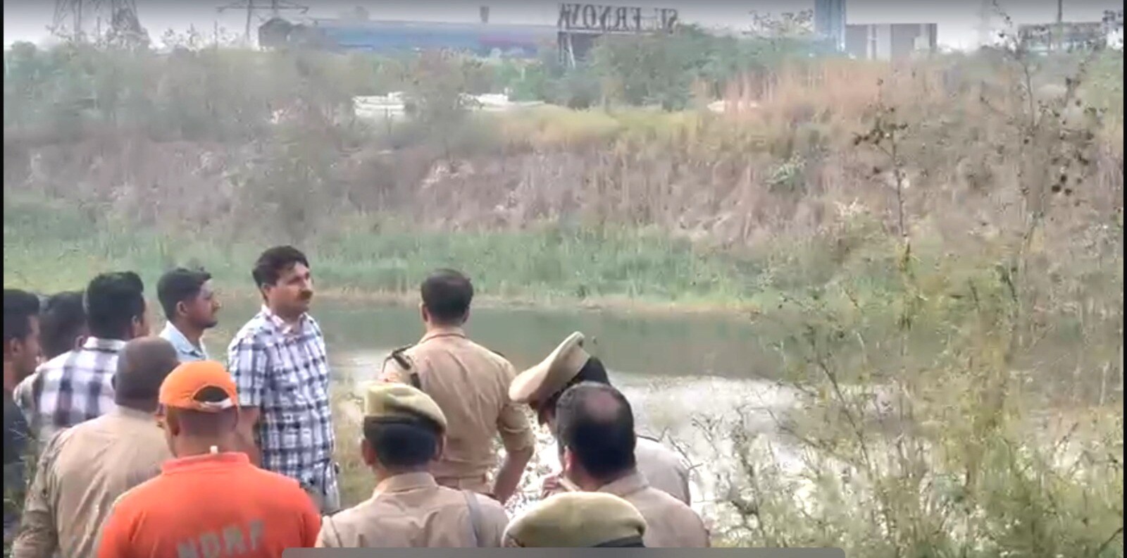 Noida Harshit Bhatt Drowning Case: नोएडा सेक्टर 94 के इसी गड्ढे में डूबने से हर्षित की मौत हुई. 