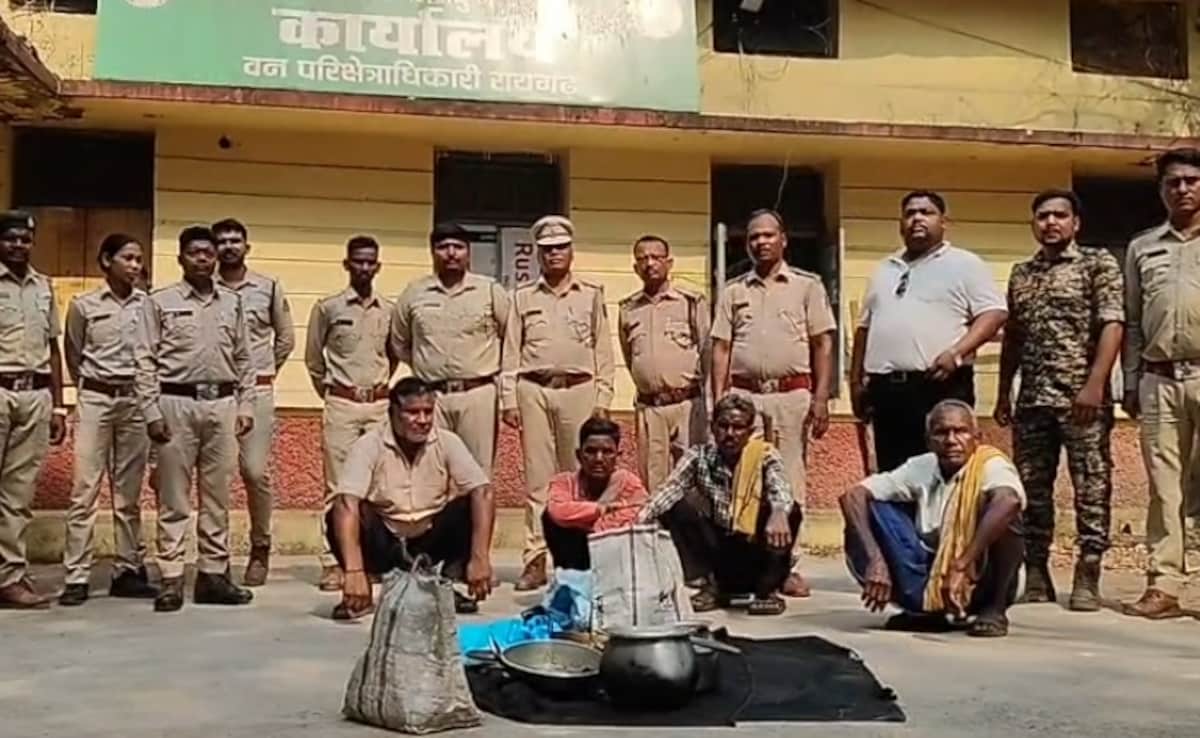 पहले कुत्तों से हिरण को बचाया, फिर खुद ही शिकार कर आपस में बांटा मांस; पांच आरोपी गिरफ्तार