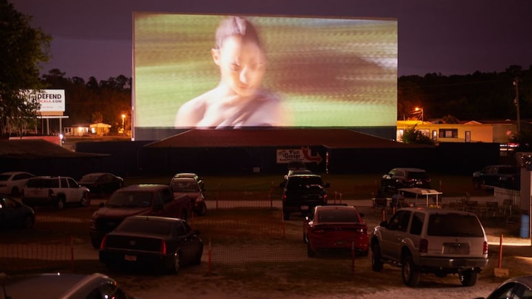 Headlamps That Play Movies? Chinese Cars Just Did That