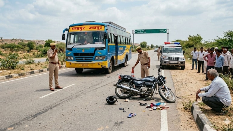 Rajasthan: गंगापुर-जयपुर मार्ग पर भीषण सड़क हादसा, प्राइवेट बस ने बाइक को मारी टक्कर, मां-पत्नी और 1 साल के मासूम की मौत