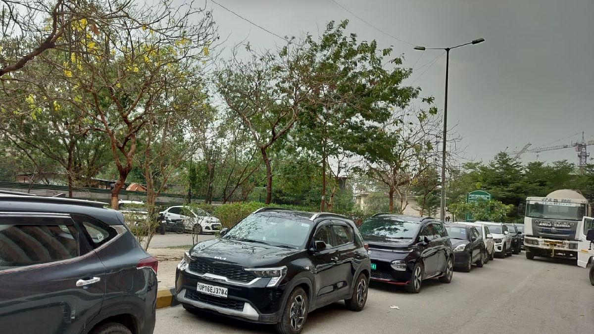 दिल्ली-नोएडा में बदला मौसम का मिजाज, कई इलाकों में आंधी, IMD ने जारी किया बारिश का अलर्ट