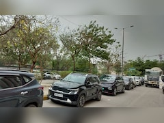 दिल्ली-नोएडा में बदला मौसम का मिजाज, कई इलाकों में आंधी, IMD ने जारी किया बारिश का अलर्ट