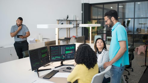 10 बातें, जो आपको ऑफिस में भूलकर भी नहीं बोलनी चाहिए, ना मीटिंग में, ना दोस्&zwj;तों से...