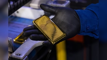 Gold Falls As Trump Threatens Escalation Of US Attacks On Iran