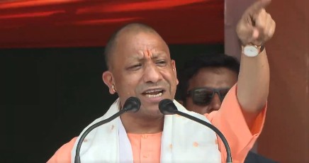 'इनको तो देश की कीमत पर घुसपैठियों का वोट चाहिए', असम में कांग्रेस पर योगी आदित्यनाथ ने साधा निशाना