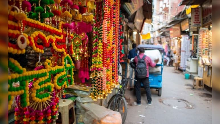 दिल्ली में अगले 4 महीने में 3 लाख शादियां, ईरान संकट से जूझ रही अर्थव्यवस्था में आएगी तेजी