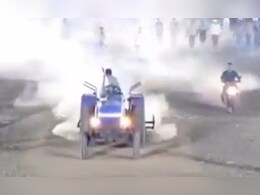 VIDEO: मैच के लिए नहीं मिला निमंत्रण तो भड़क गया नेता, ट्रैक्टर से खोद डाली पूरी पिच