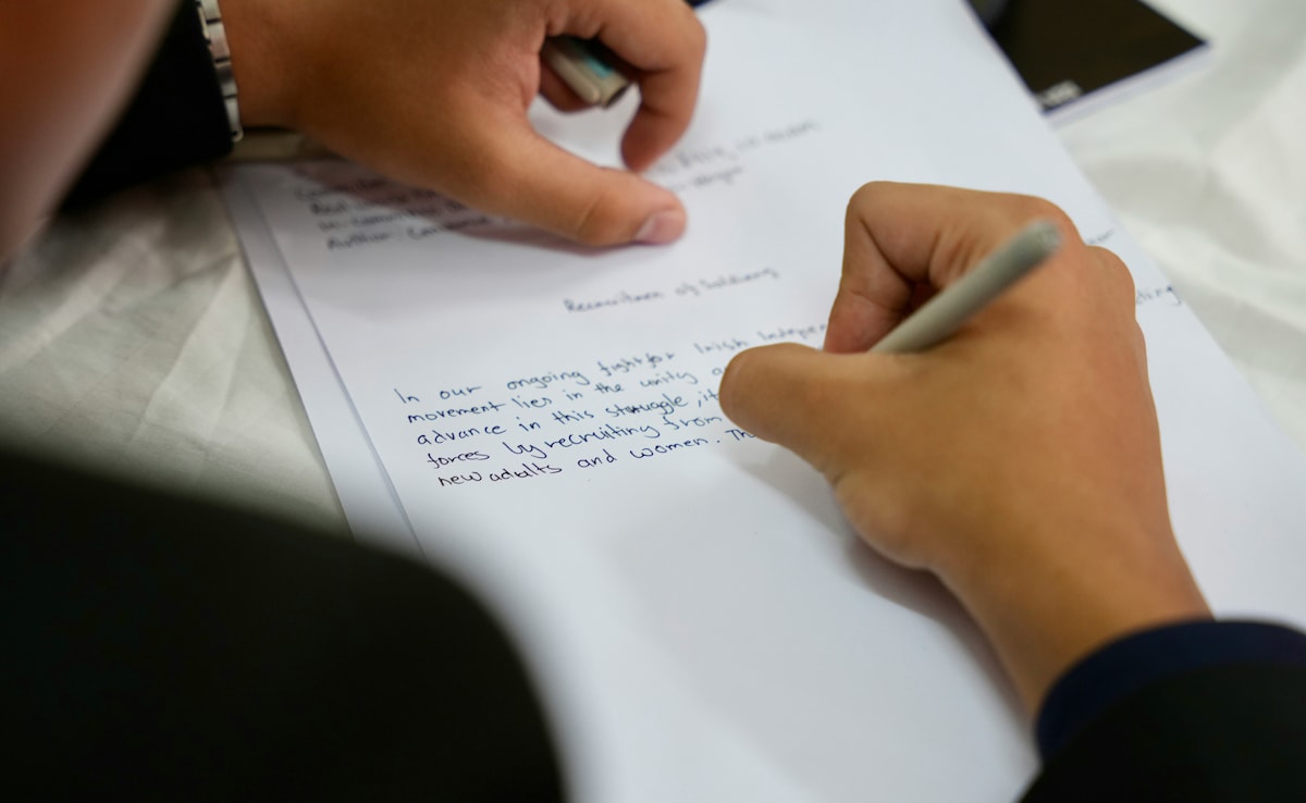 Increasing Number Of Chinese Students Renting Smart Glasses To Cheat In Exams: Report