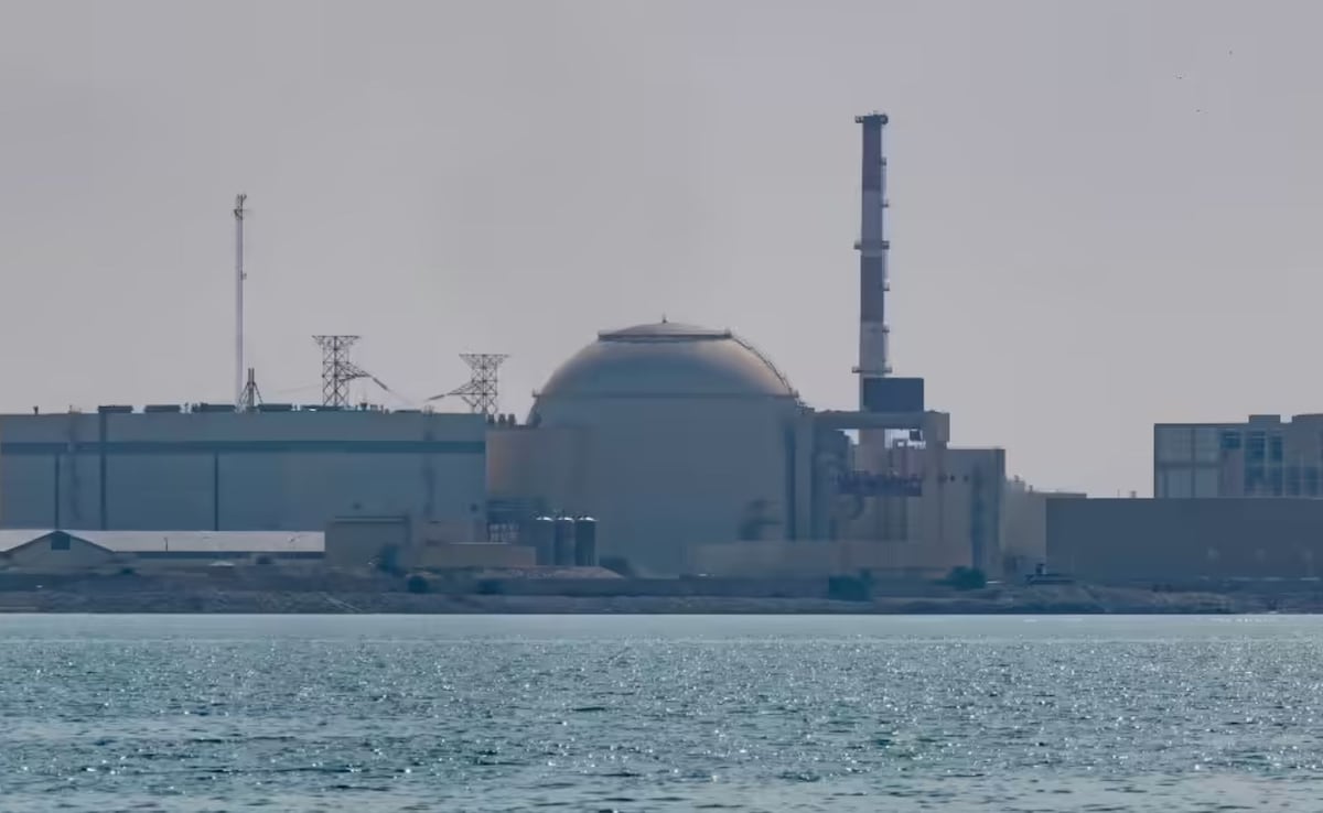 अमेरिका का ईरान के बुशहर परमाणु प्लांट पर मिसाइल अटैक; इजरायल-लेबनान में भी धमाके