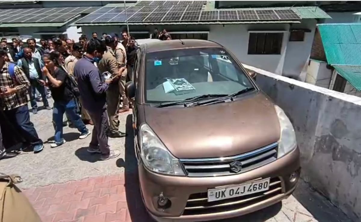 Nainital: डिप्रेशन में आए अधिवक्ता ने खुद को मारी गोली, कार से शव बरामद, मौके से मिला सुसाइड नोट