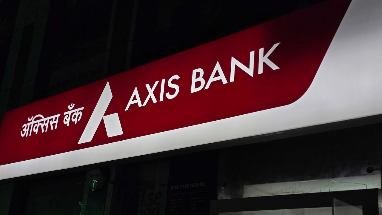 Axis Bank Q2 Update: Gross Advances Rise 23%, Rs 1 Lakh Crore Mobilised Via FCNR-B Deposits