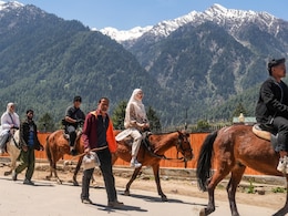 पहलगाम हमले के एक साल बाद टूरिस्ट दे रहे आतंकवादियों को करारा जवाब, ग्राउंड रिपोर्ट