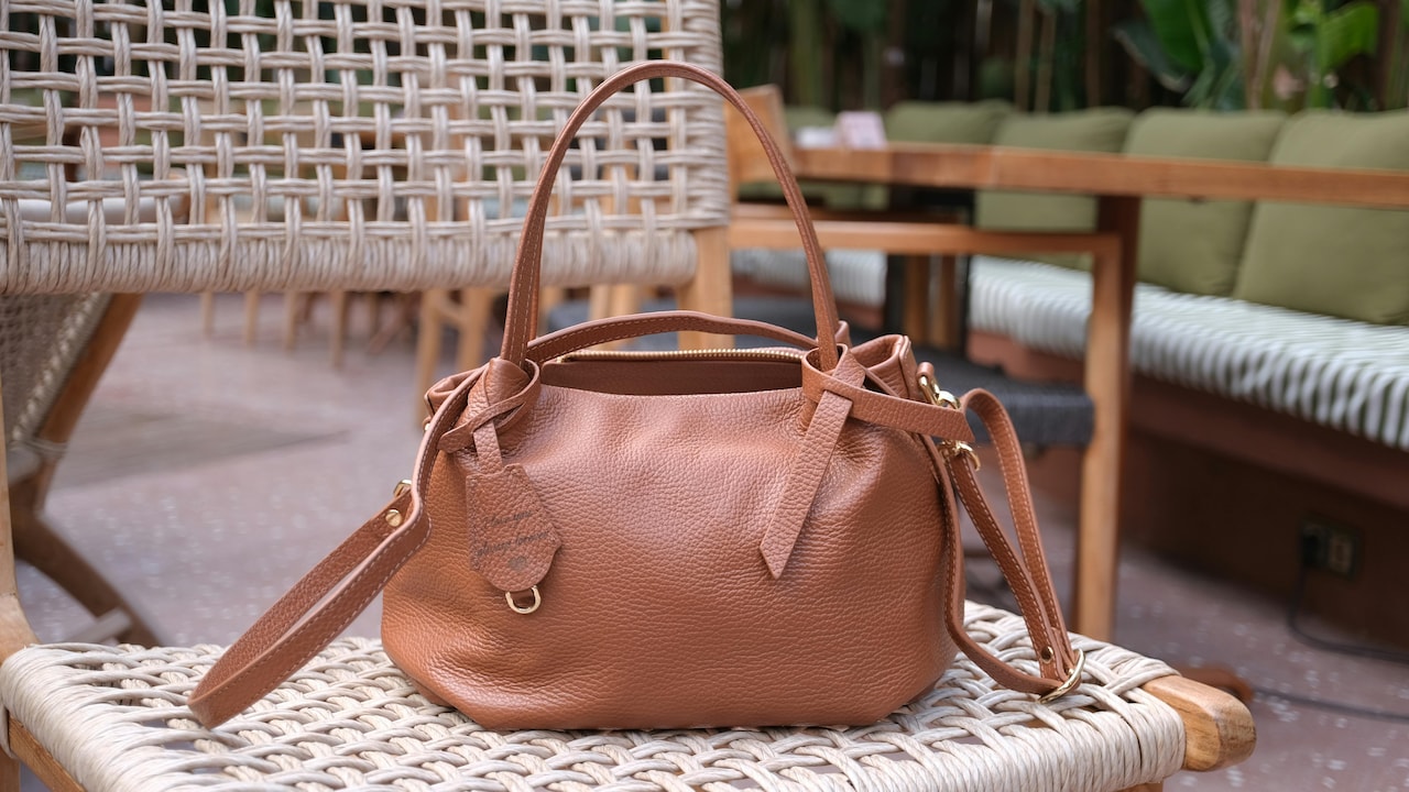 Why Your Shoulder Hurts From Carrying a Light Bag: And How to Fix It