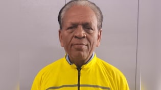 66 साल की उम्र में डिलीवरी बॉय! पूरे किए 10 हजार से ज्यादा ऑर्डर, Blinkit की कमाई से पूरा कर रहे ये सपना