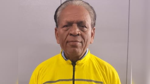 66 साल की उम्र में डिलीवरी बॉय! पूरे किए 10 हजार से ज्यादा ऑर्डर, Blinkit की कमाई से पूरा कर रहे ये सपना