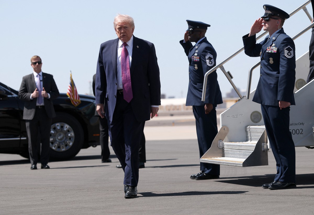 "US Will Start Dropping Bombs Again If No Deal Reached": Trump Warns Iran