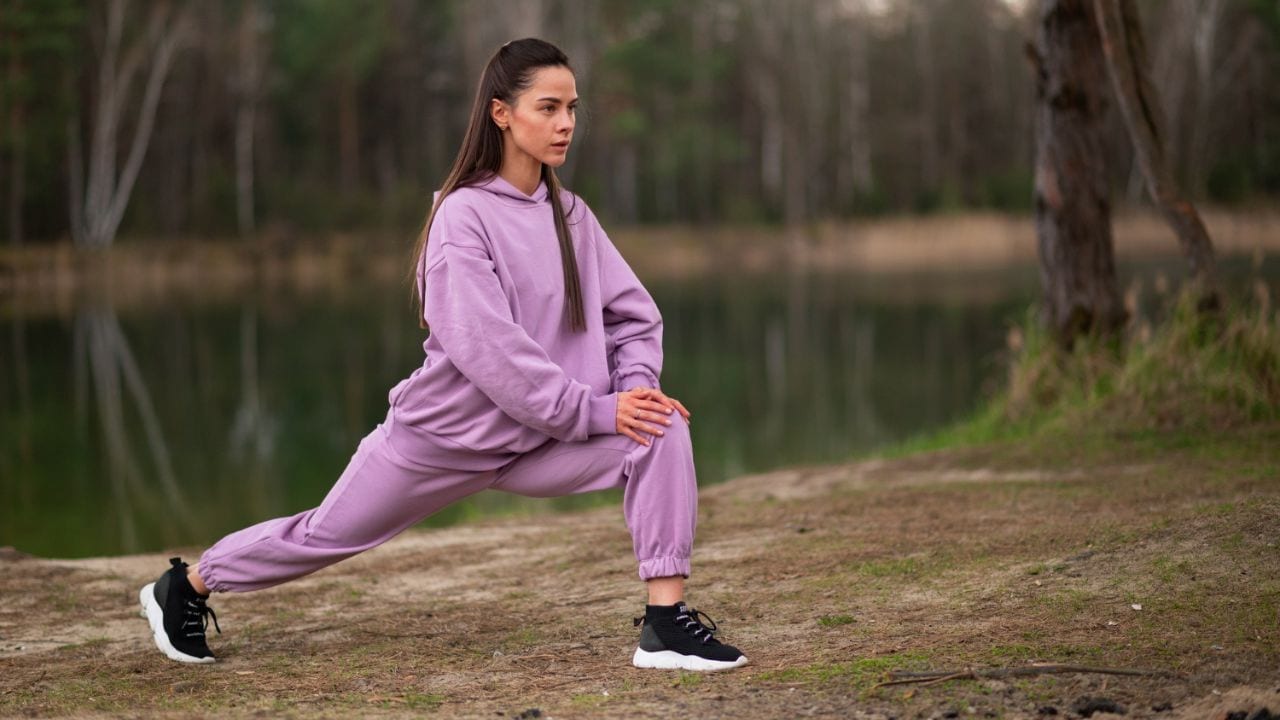 गर्मियों में भी फिटनेस रहेगी बरकरार, Fitness Lovers के लिए बेस्ट हैं ये Joggers & Track Pants