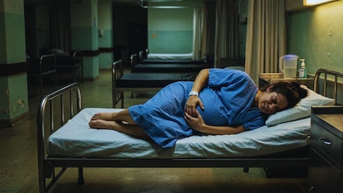 Dhule News : लग्नापूर्वीच गर्भवती, पोटातील बाळ पाडण्यासाठी भयंकर केलं; तरुणीच्या मृत्यूने कुटुंब हादरलं!