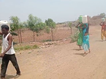 बड़वानी के तलुन खुर्द में  पिछले 10 दिनों से ट्रांसफार्मर खराब, भीषण गर्मी में ग्रामीणों का बुरा हाल, गहराया जल संकट