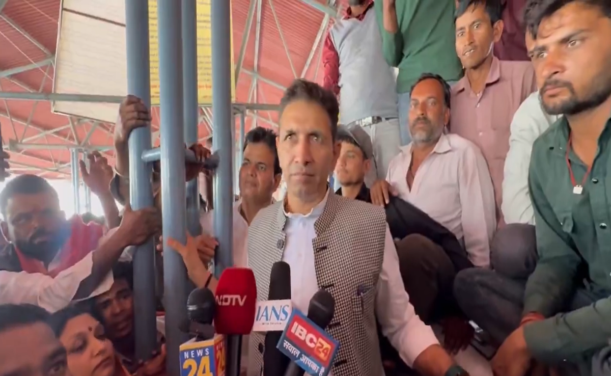 गेहूं खरीदी शुरू न होने पर किसानों का चक्काजाम, PCC चीफ जीतू पटवारी का सरकार पर तंज; सागर कलेक्टर को लगाया कॉल