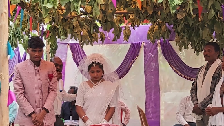 दुल्हन बारात लेकर पहुंची, दूल्हे से शादी की और विदा कराकर अपने घर ले गई, खूब रोया दूल्हा