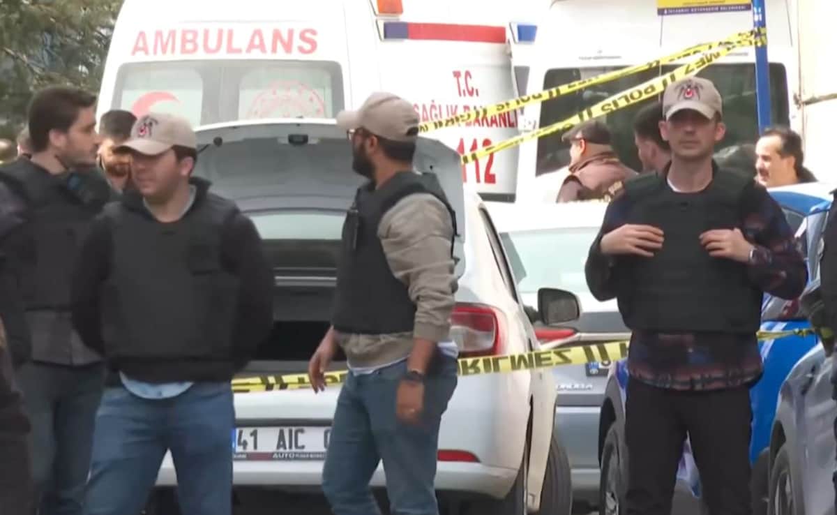 1 Attacker Killed, 2 Injured In Gunfight Outside Israeli Consulate In Istanbul