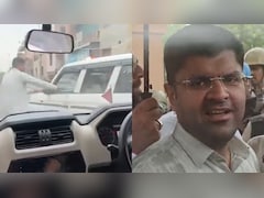 दुष्यंत चौटाला की गाड़ी के आगे अड़ाई बोलेरो, फिल्मी स्टाइल में दबोचने की कोशिश गाड़ी से लटके पूर्व डिप्टी सीएम