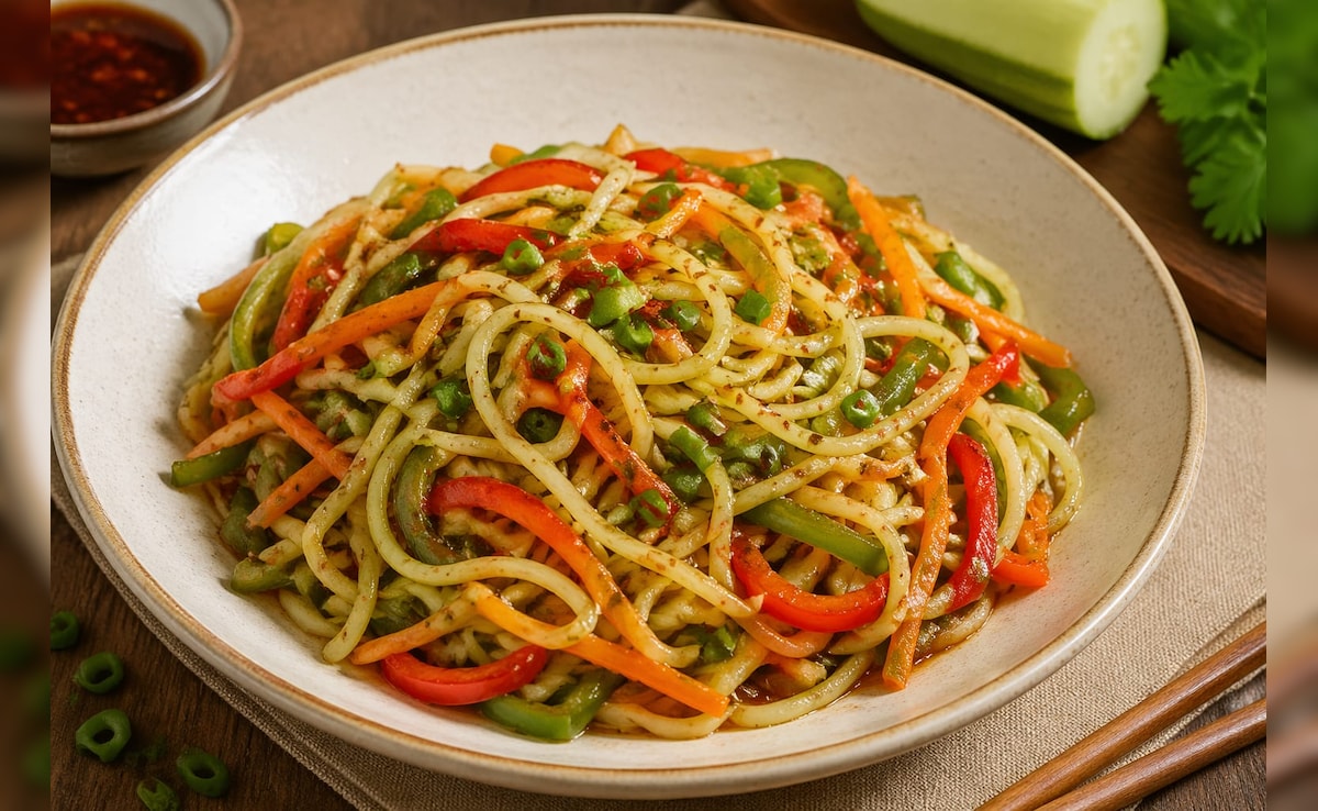 Lauki Noodles Recipe: बिना गिल्ट के खाएं नूडल्स, लौकी से बनाएं ये हेल्दी रेसिपी