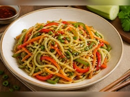 Lauki Noodles Recipe: बिना गिल्ट के खाएं नूडल्स, लौकी से बनाएं ये हेल्दी रेसिपी