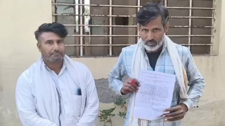 गरीब मजदूर से 2 पुलिसकर्मियों ने वसूले लाखों रुपए, झूठे केस में फंसाने की धमकी देकर बार-बार करते रहे डिमांड