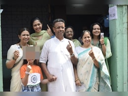 फिरहाद हकीम ने बच्ची से डलवा दिया वोट ? ममता के मंत्री की फैमिली फोटो से खड़ा हुआ बड़ा विवाद