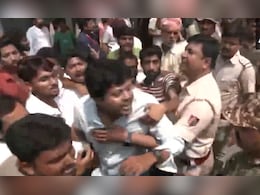 मुर्शिदाबाद में वोटिंग के दौरान हुमायूं कबीर और TMC समर्थकों में झड़प, सुरक्षाकर्मियों से भी धक्कामुक्की, VIDEO