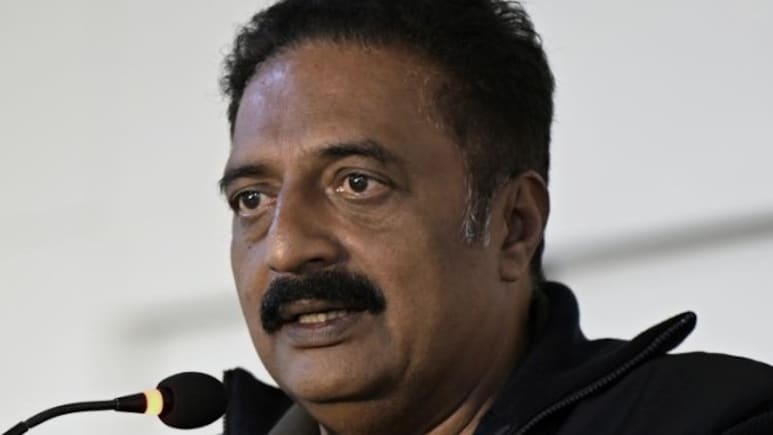 प्रकाश राज मां के अंतिम संस्कार की वजह से हो रहे ट्रोल, अब बोले- मैं भगवान को नहीं मानता, मां तो मानती थी