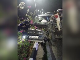 ट्रक से टकराने के बाद रेलिंग में घुसी तेज रफ्तार कार, 2 युवकों की मौत, एक गंभीर घायल&nbsp;