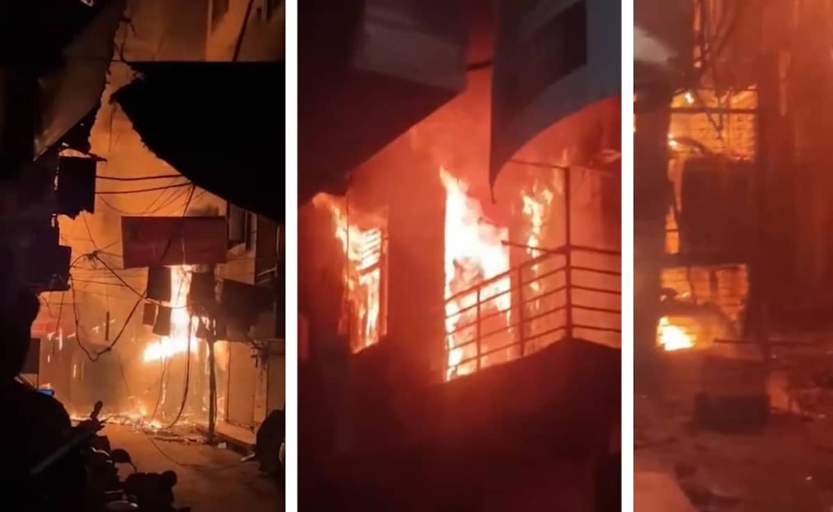 दिल्ली: लक्ष्मी नगर के रिहायशी इलाके में ट्रांसफार्मर में लगी आग, चार इमारतें जलीं, 14 फ्लैट आए चपेट में