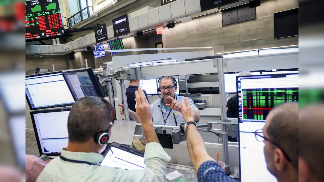 Wall Street Highlights: Nasdaq Snaps Longest Gaining Streak Since 1992