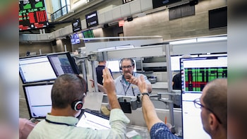 Wall Street Highlights: Nasdaq Snaps Longest Gaining Streak Since 1992