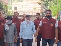 दिल्ली में सरकारी दवाओं के अवैध रैकेट का भंडाफोड़, पुलिस ने जब्त किया 70 लाख का स्टॉक,मौके पर और क्या मिला?