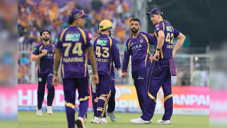 IPL 2026: 'कई लोगों की आंखों में आंसू थे...' वरुण चक्रवर्ती ने बताया पहली जीत मिलने पर इमोशनल हुए खिलाड़ी