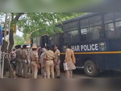 बिहार: मैरिज हॉल में छापा, आपत्तिजनक स्थिति में मिले 80 लड़के-लड़क‍ियां; 31 नाबालिग और स्‍टूडेंट्स शामिल