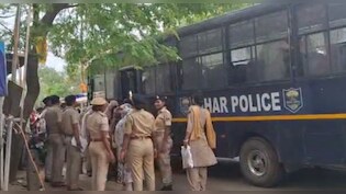 बिहार: मैरिज हॉल में छापा, आपत्तिजनक स्थिति में मिले 80 लड़के-लड़क&zwj;ियां; 31 नाबालिग और स्&zwj;टूडेंट्स शामिल