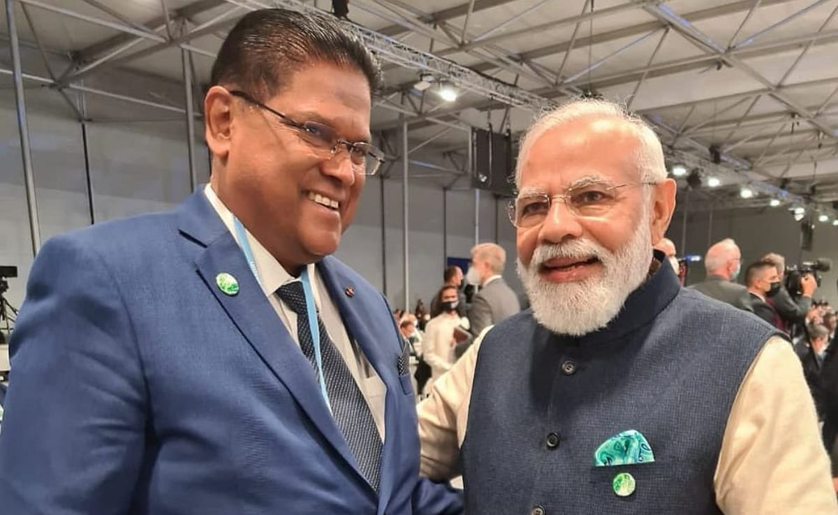 संतोखी के पूर्वज 19वीं शताब्दी में बिहार से अनुबंधित मजदूरों के रूप में सूरीनाम पहुंचे थे. संतोखी के पूर्वज 19वीं शताब्दी में बिहार से अनुबंधित मजदूरों के रूप में सूरीनाम पहुंचे थे.