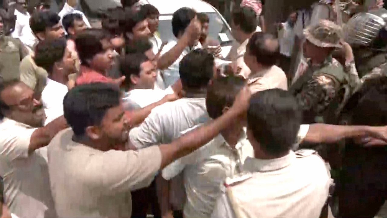Clashes Between TMC And Humayun Kabir's Party Workers In Murshidabad On Polling Day