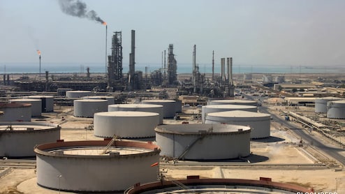 OMC Stocks Tumble On Crude Oil Surge: IOC, BHPCL, HPCL Down 5% Amid Strait Of Hormuz Blockade