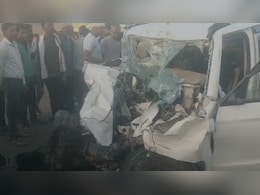 Damoh Accident: दमोह में एक साथ टकराए तीन वाहन, सगाई में जा रहे दो सगे भाइयों समेत 4 की मौत&nbsp;
