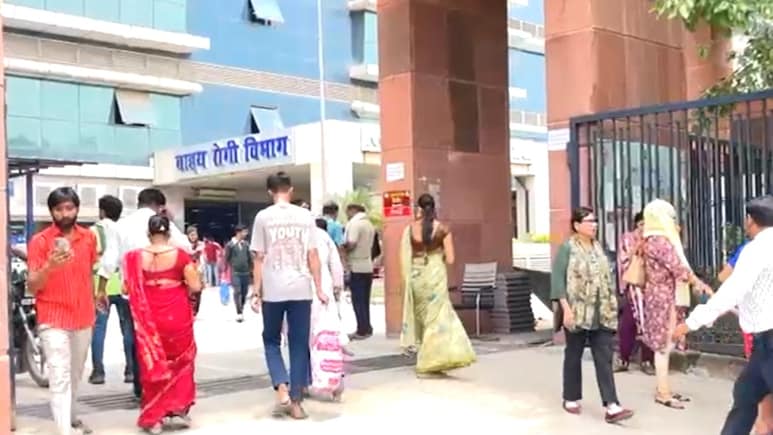 इंसानों के लिए मंगवा ली जानवरों वाली 60,000 सिरिंज ! नोएडा के जिला अस्पताल में गजब की लापरवाही