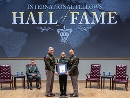 अमेरिका में भारत के सेना प्रमुख को बड़ा सम्मान, 'हॉल ऑफ फेम' में हुए शामिल, जानिए क्यों महत्वपूर्ण