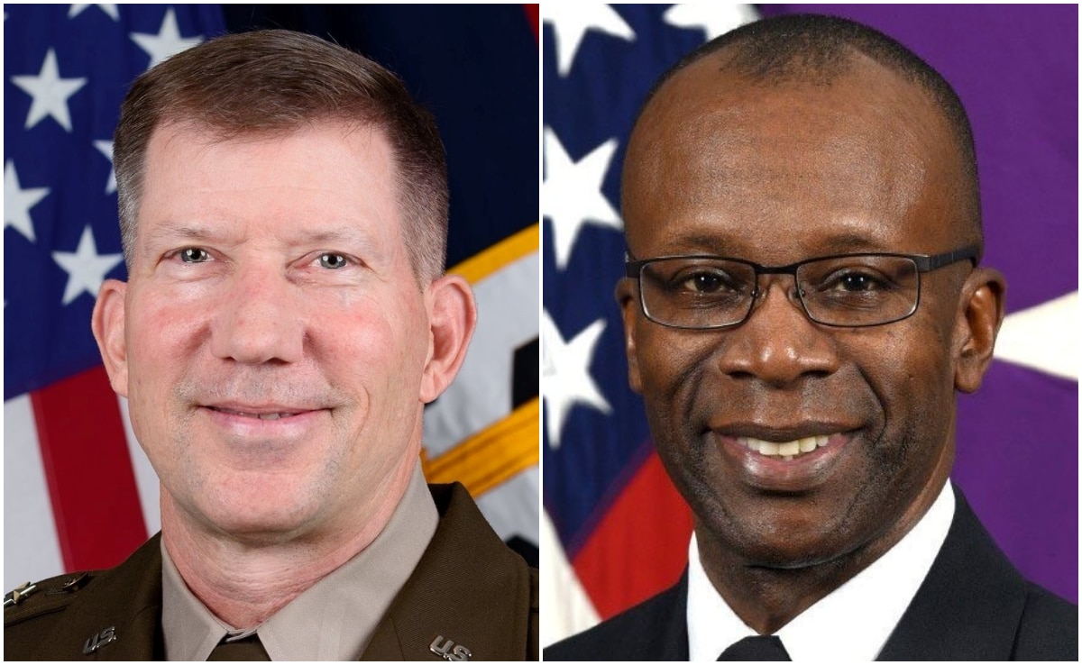 जनरल डेविड होडने और मेजर जनरल विलियम ग्रीन जूनियर. 